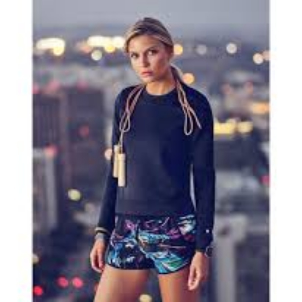 FABLETICS CARRIE SHORTS NWOT - Picture 8 of 8